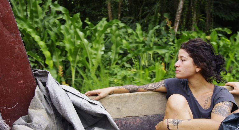 Elle voyage autour du monde sans argent